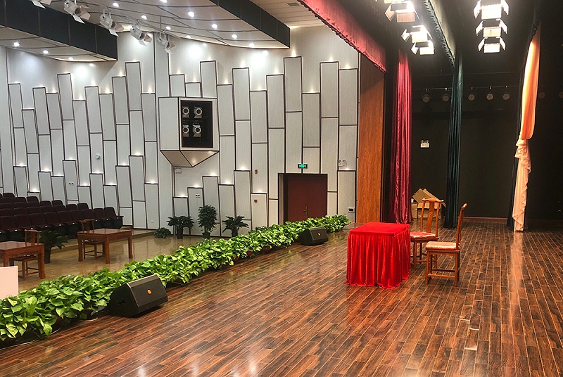 听人士讲舞台蘑菇蘑菇视频APP下载设备是什么