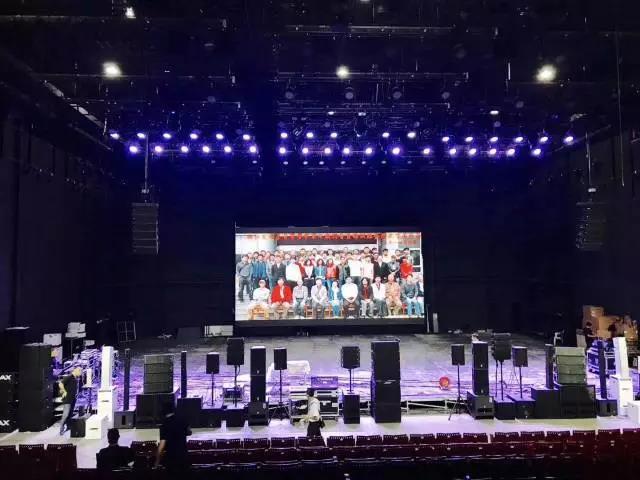 蘑菇蘑菇视频APP下载设备发展现状及其在舞台演出中的应用